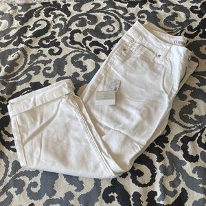 NWT Women’s Size 8 White Capri Pants